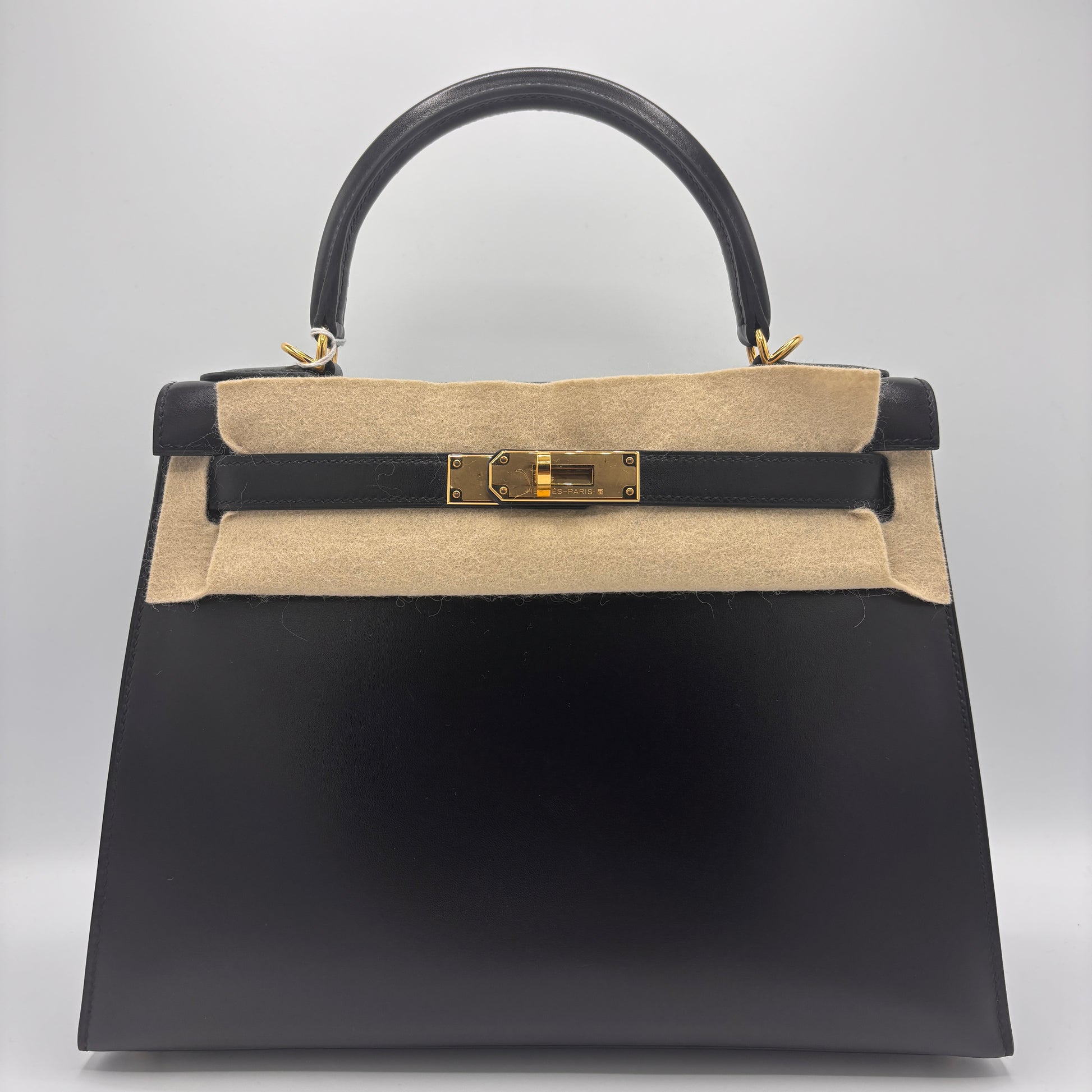 Kelly Handbag Noir Box Calf with Gold Hardware 28(D Stamp Year 2020)