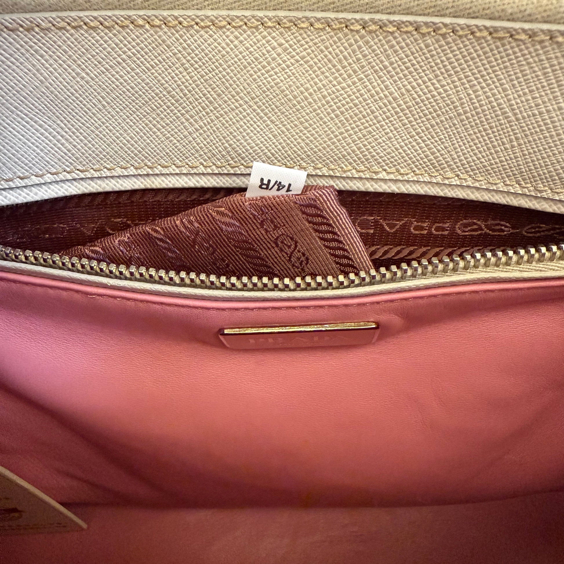 Saffiano Small Bi-Color Galleria Double Zip Tote Twins