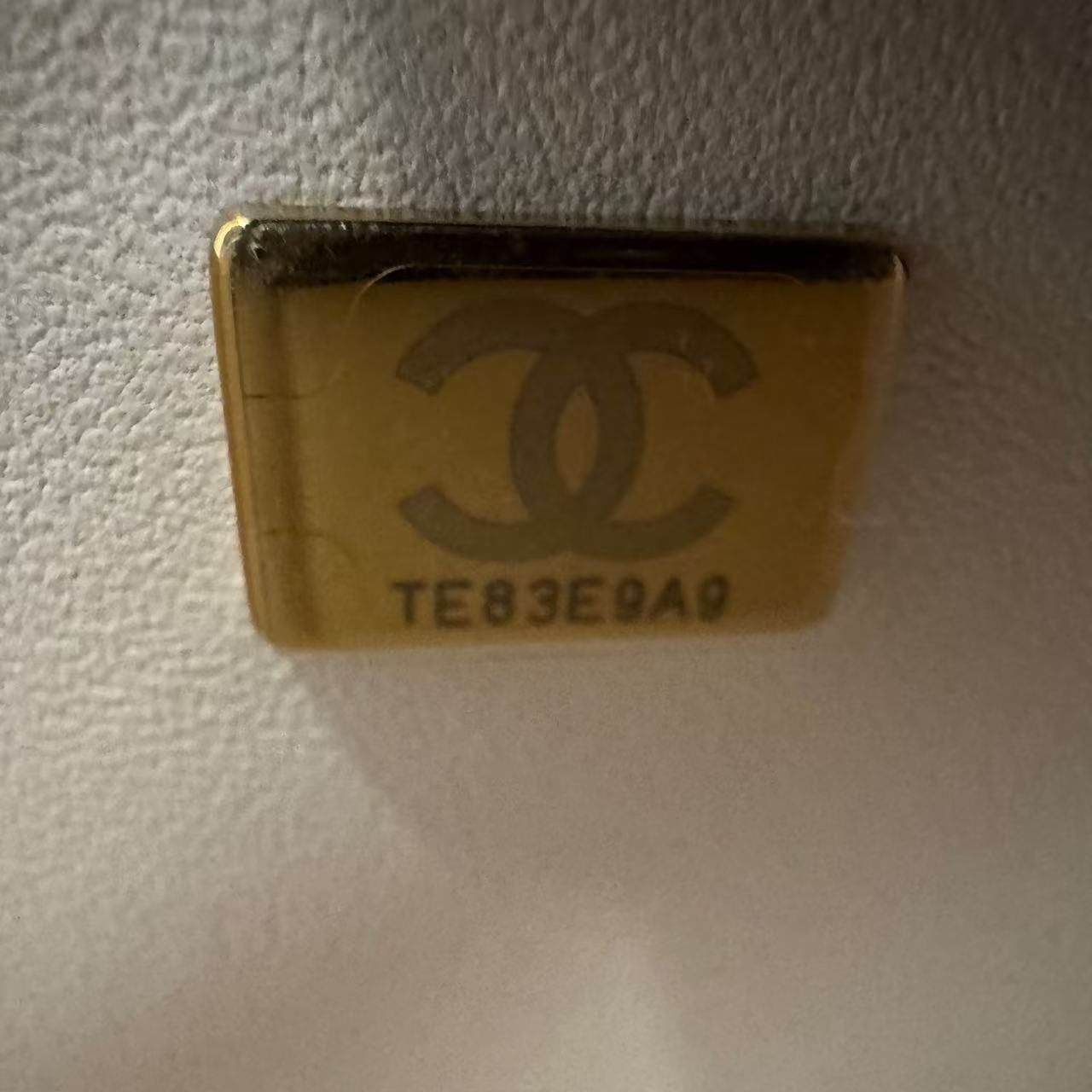 Classic double flap small caviar microchip