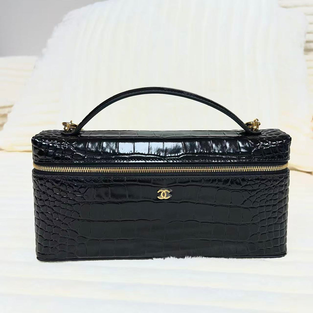 Calfskin Slim Vanity Case With Chain Black