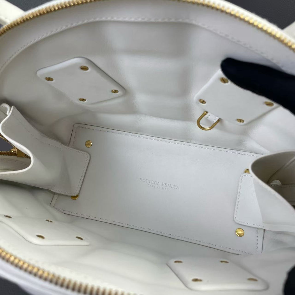 Bottega Veneta Padded Dome/Shell Bag LDZ0056