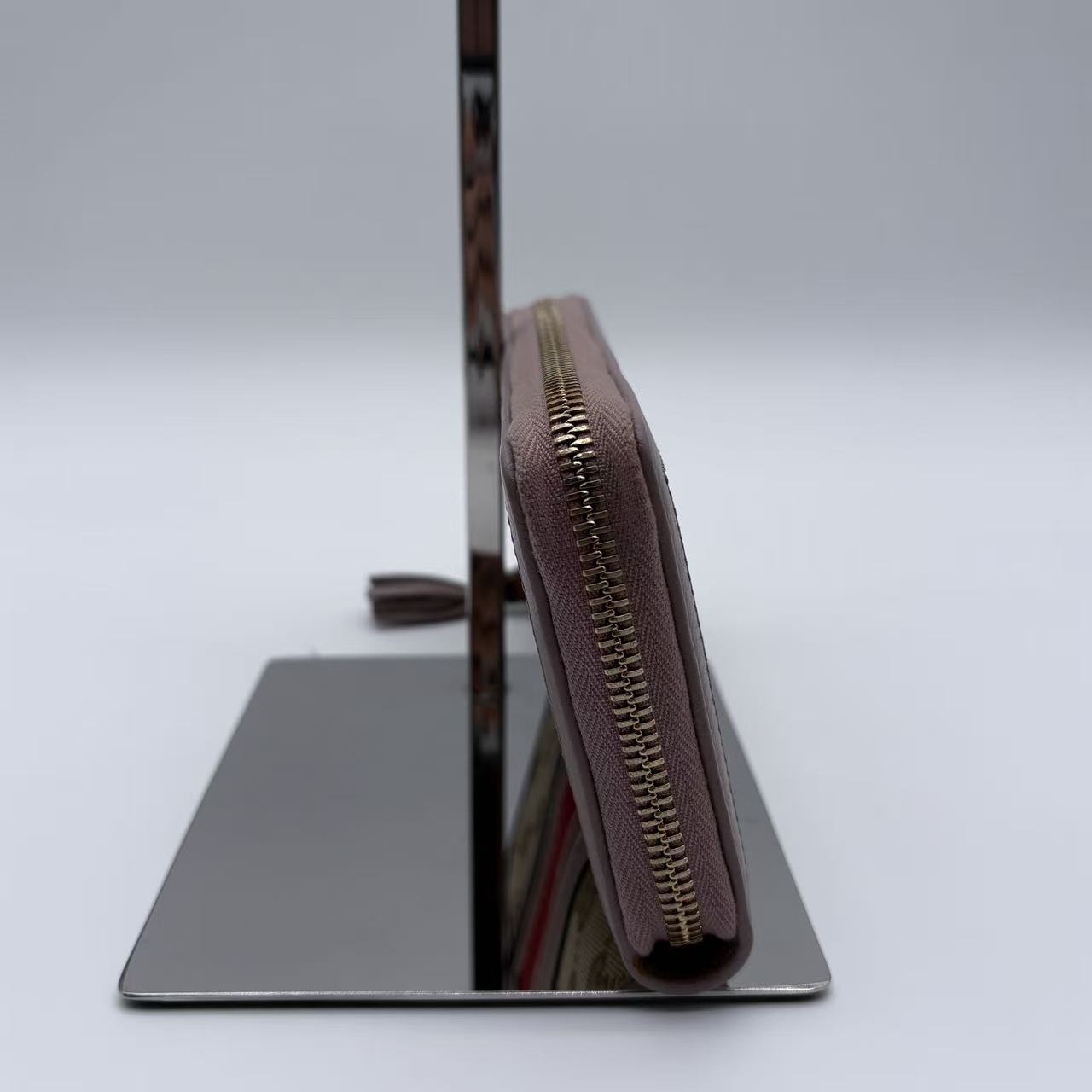 GUCCI Vintage Web Zippy Wallet