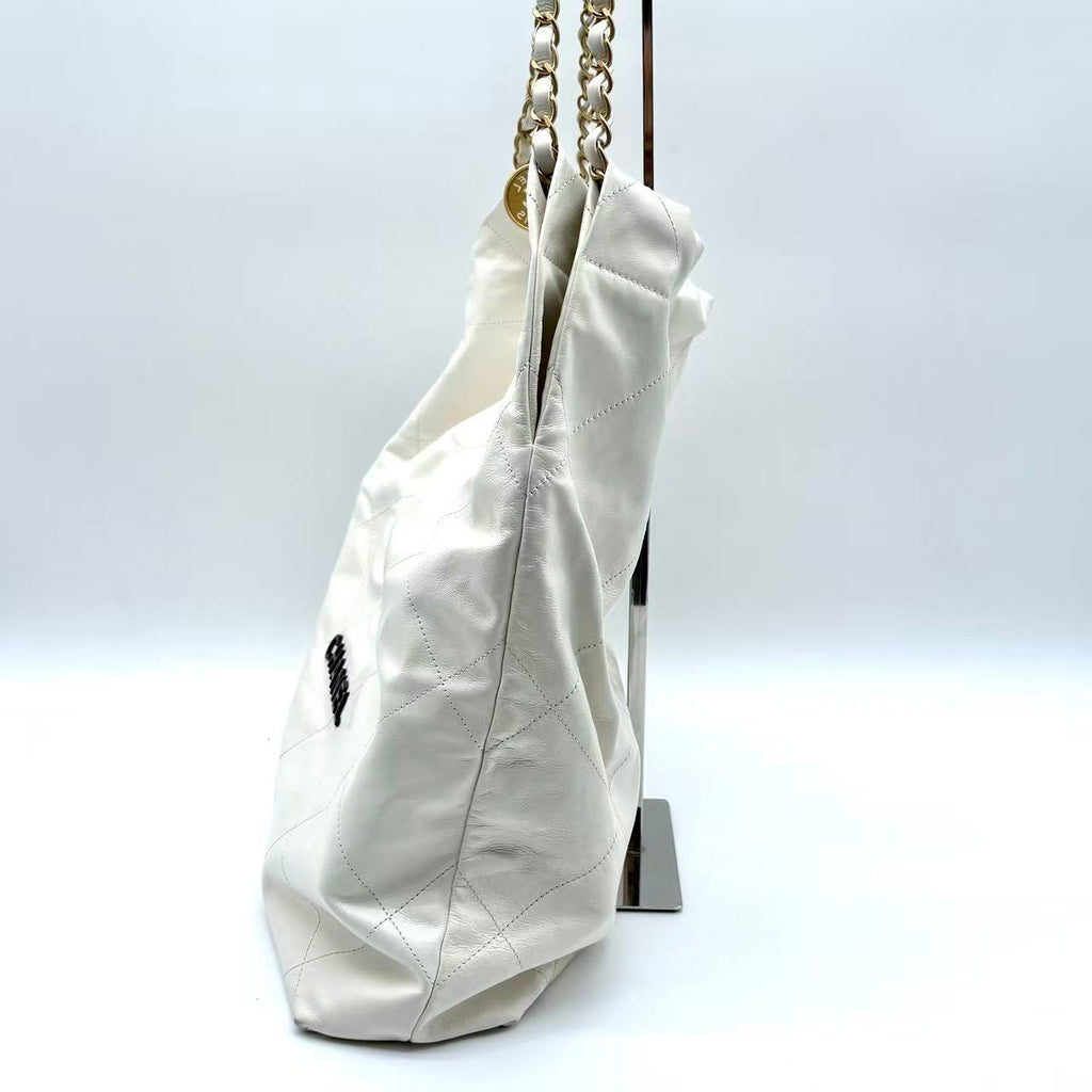 22 Chain Hobo Quilted Calfskin Large