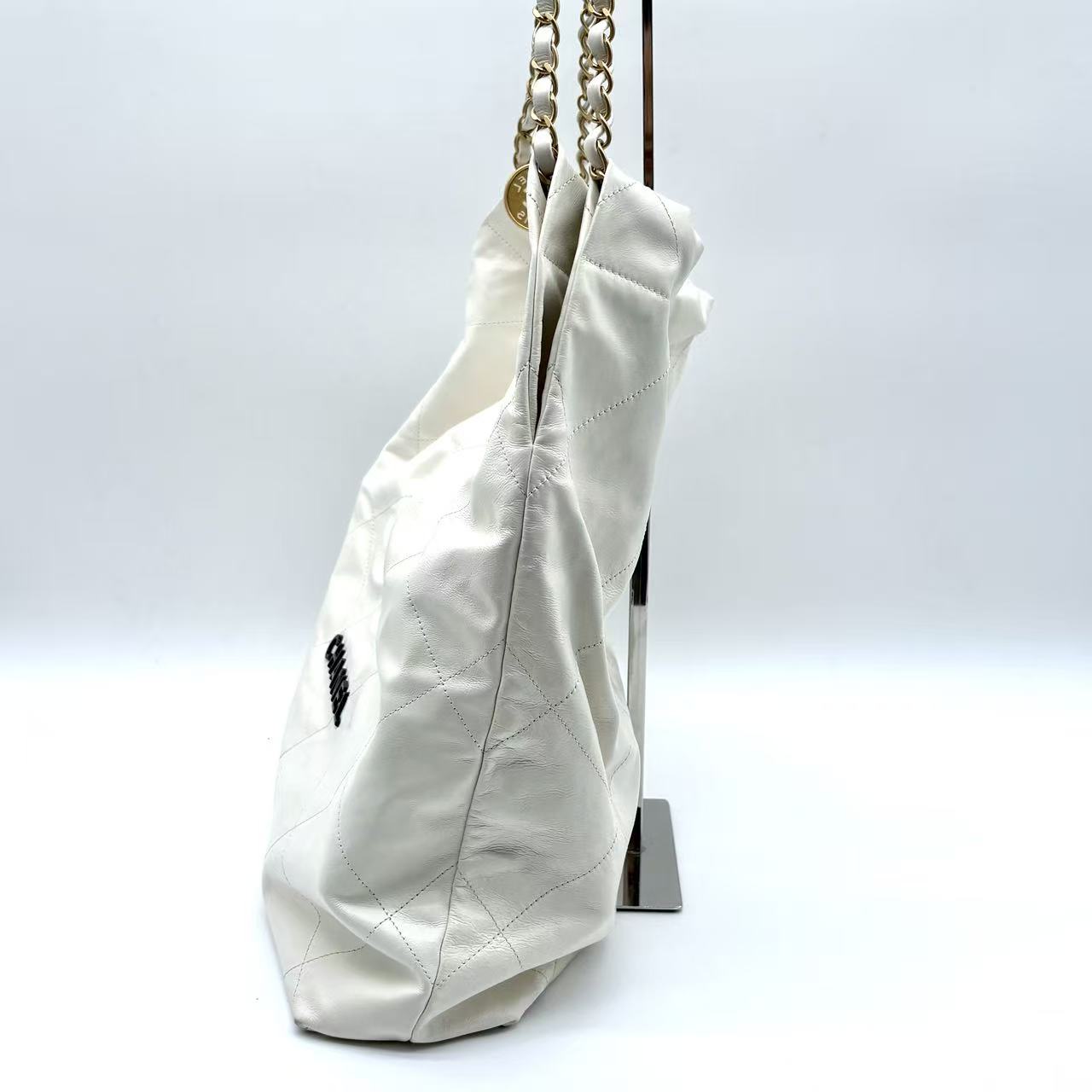 22 Chain Hobo Quilted Calfskin Large