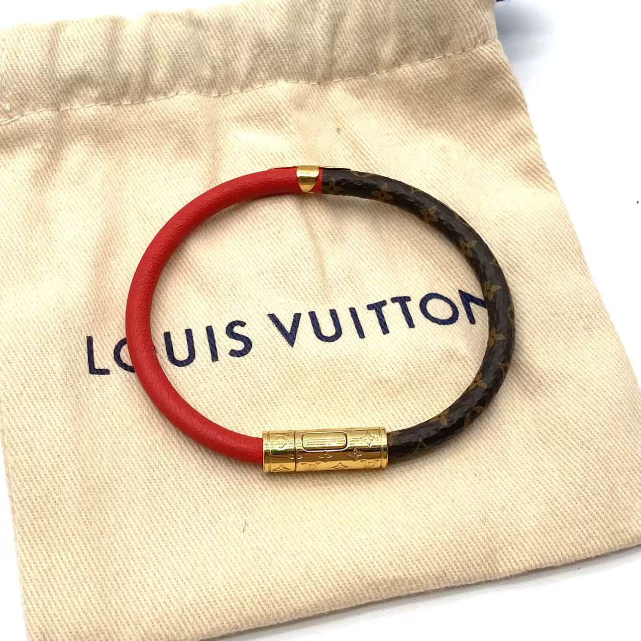 Daily Confidential Bracelet Red