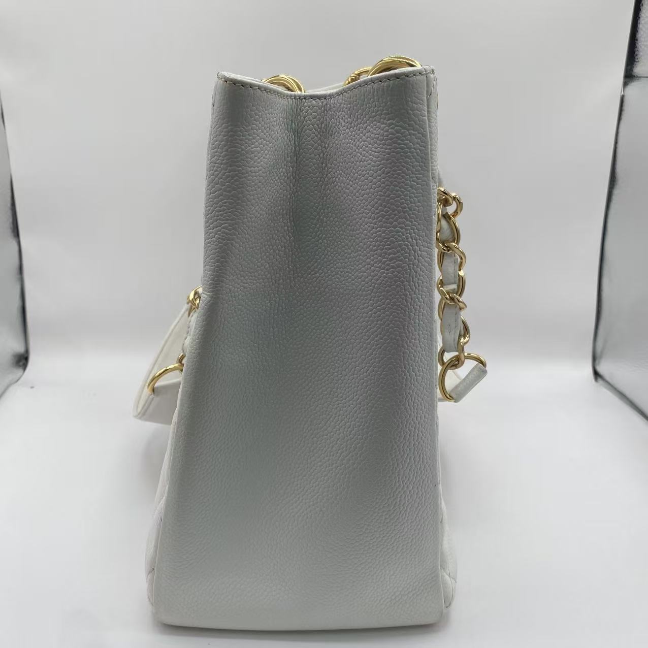 Caviar Quilted Grand Shopping Tote GST White