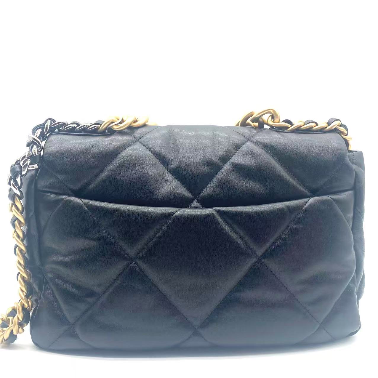19 Flap Bag Quilted Leather Medium
