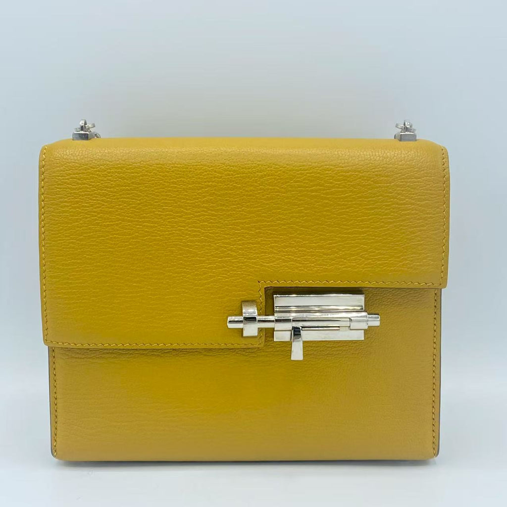 Hermès Jaune Ambre Chèvre Mysore Mini Verrou 17 Palladium Hardware