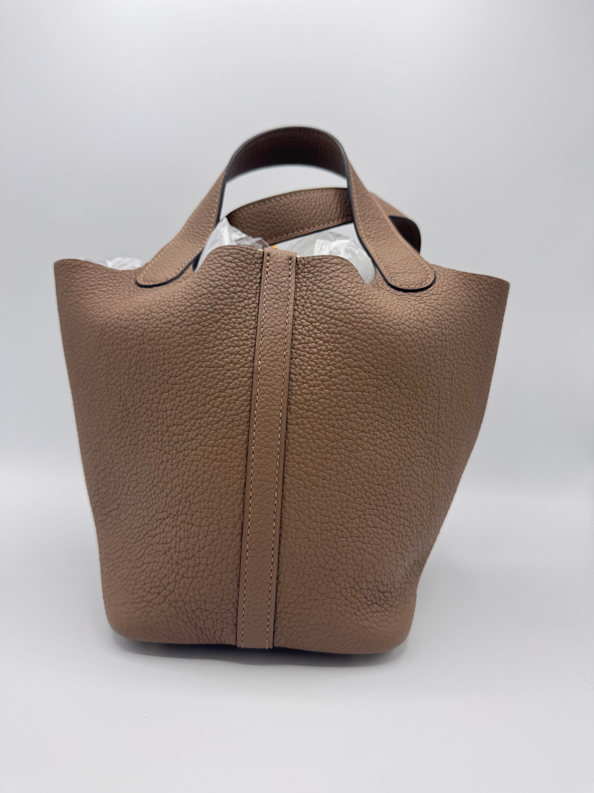 Hermes -Taurillon Maurice Picotin Lock 18 PM Beige De Weimar