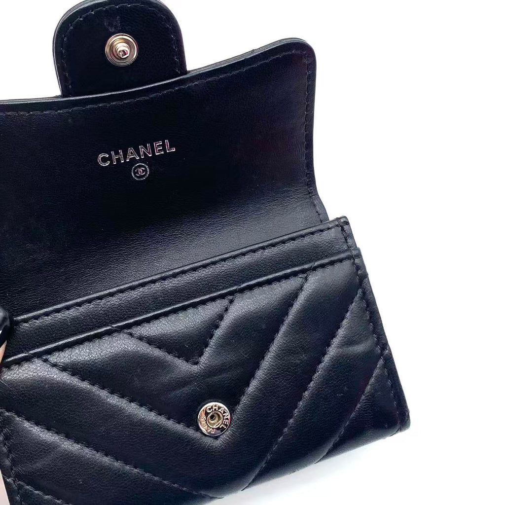 Chevron Quilted Flap Card Holder Black