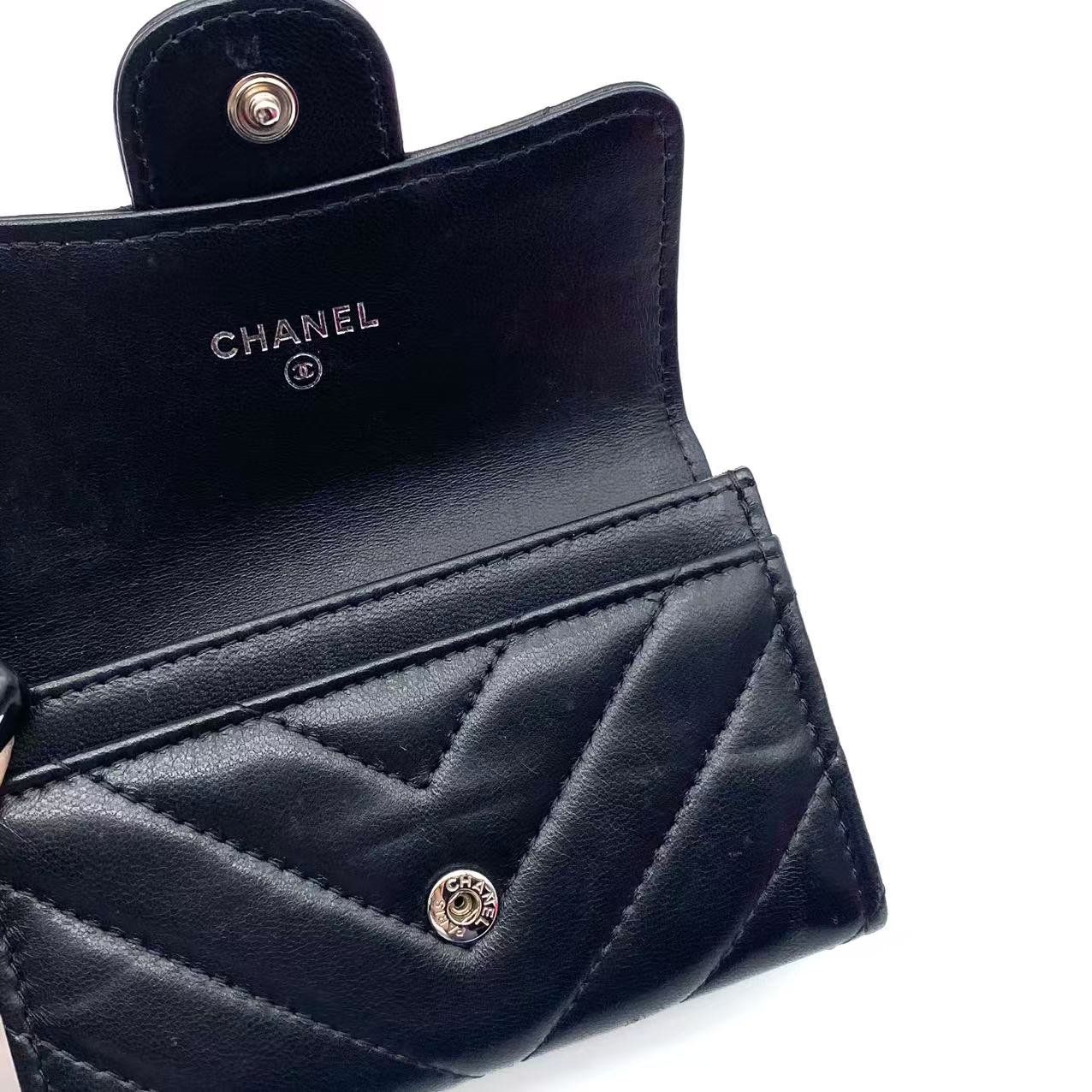 Chevron Quilted Flap Card Holder Black
