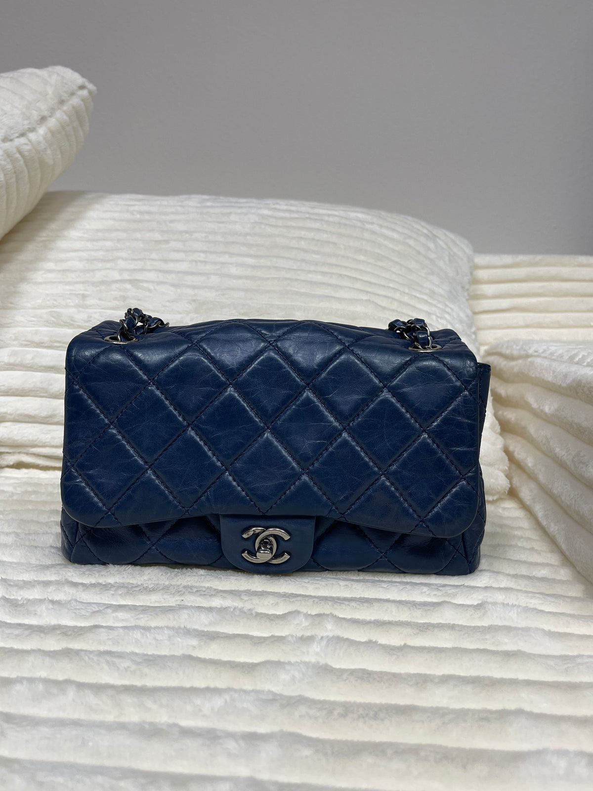 CHANEL Navy Calfskin Ruthenium-Finish Metal Single Flap No.20 Chain Shoulder Bag