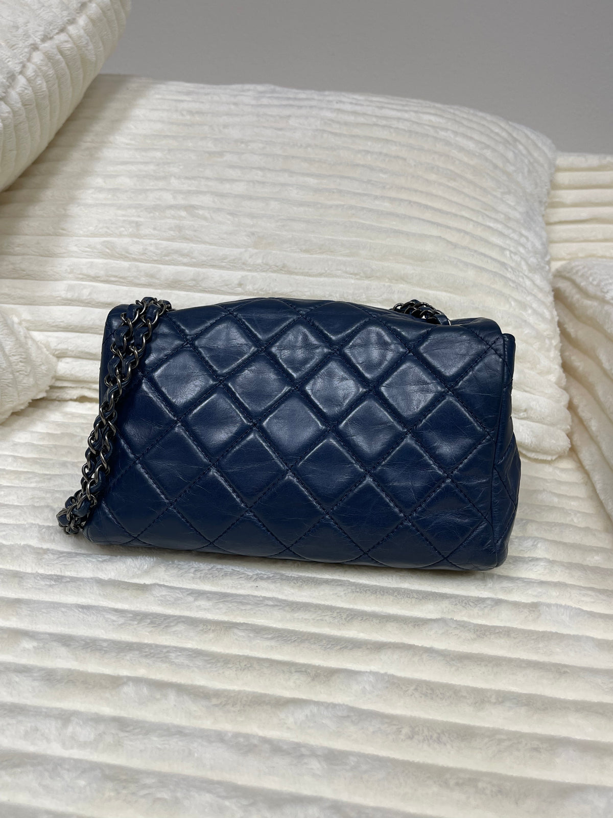 CHANEL Navy Calfskin Ruthenium-Finish Metal Single Flap No.20 Chain Shoulder Bag