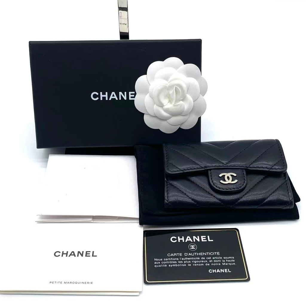 Chevron Quilted Flap Card Holder Black