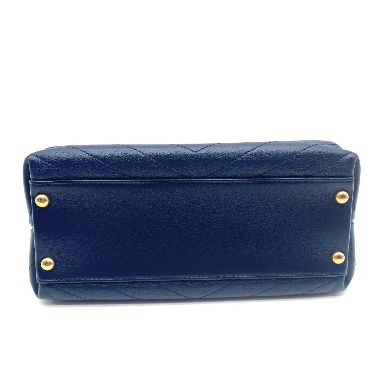 Chevron Quilted Calfskin Python Top Handle Chic Bag