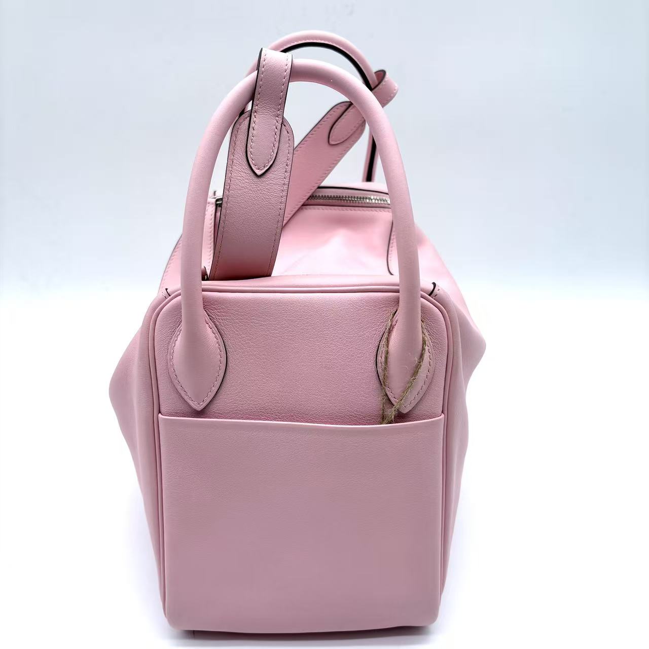 Lindy 30 shoulder bag in Rose Sakura Swift leather