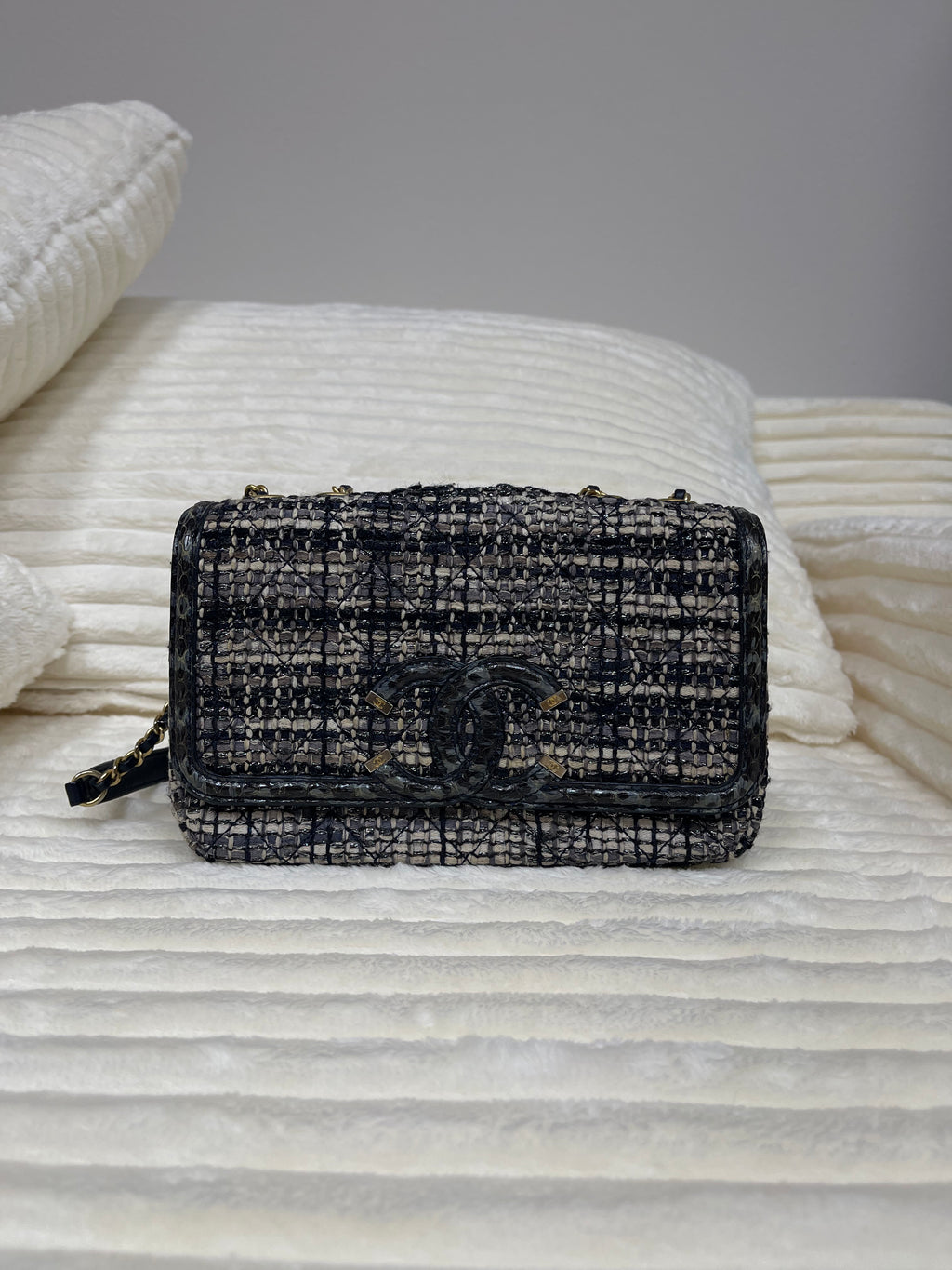 Chanel Tweed Snakeskin Quilted Medium CC Filigree Flap Multicolor