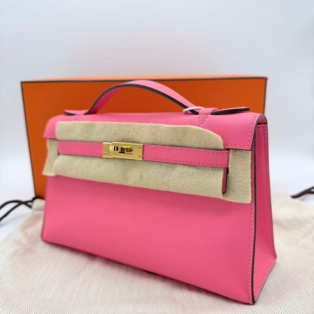 Kelly Pochette in Rose Azalee Swift leather with gold hardware LDM-1360
