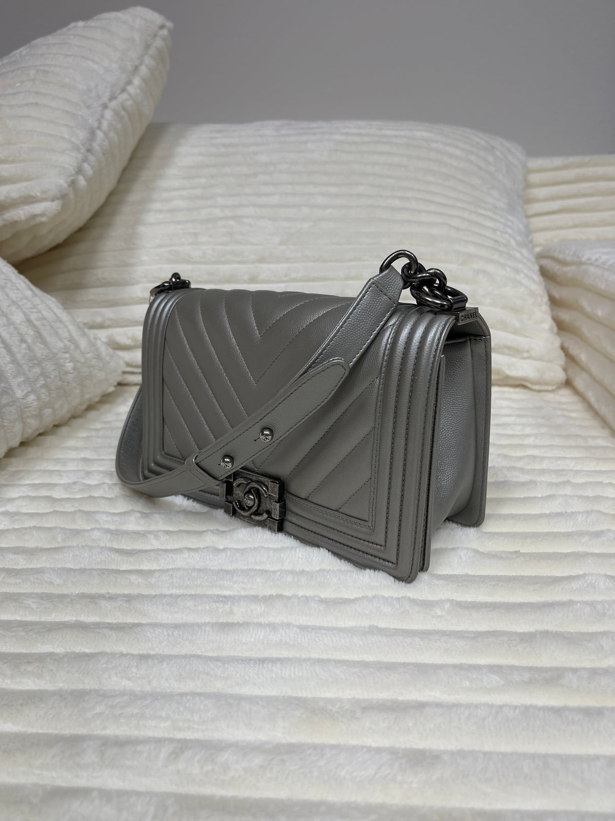 Chanel Boy Bag in Gray Quilted Leather Med