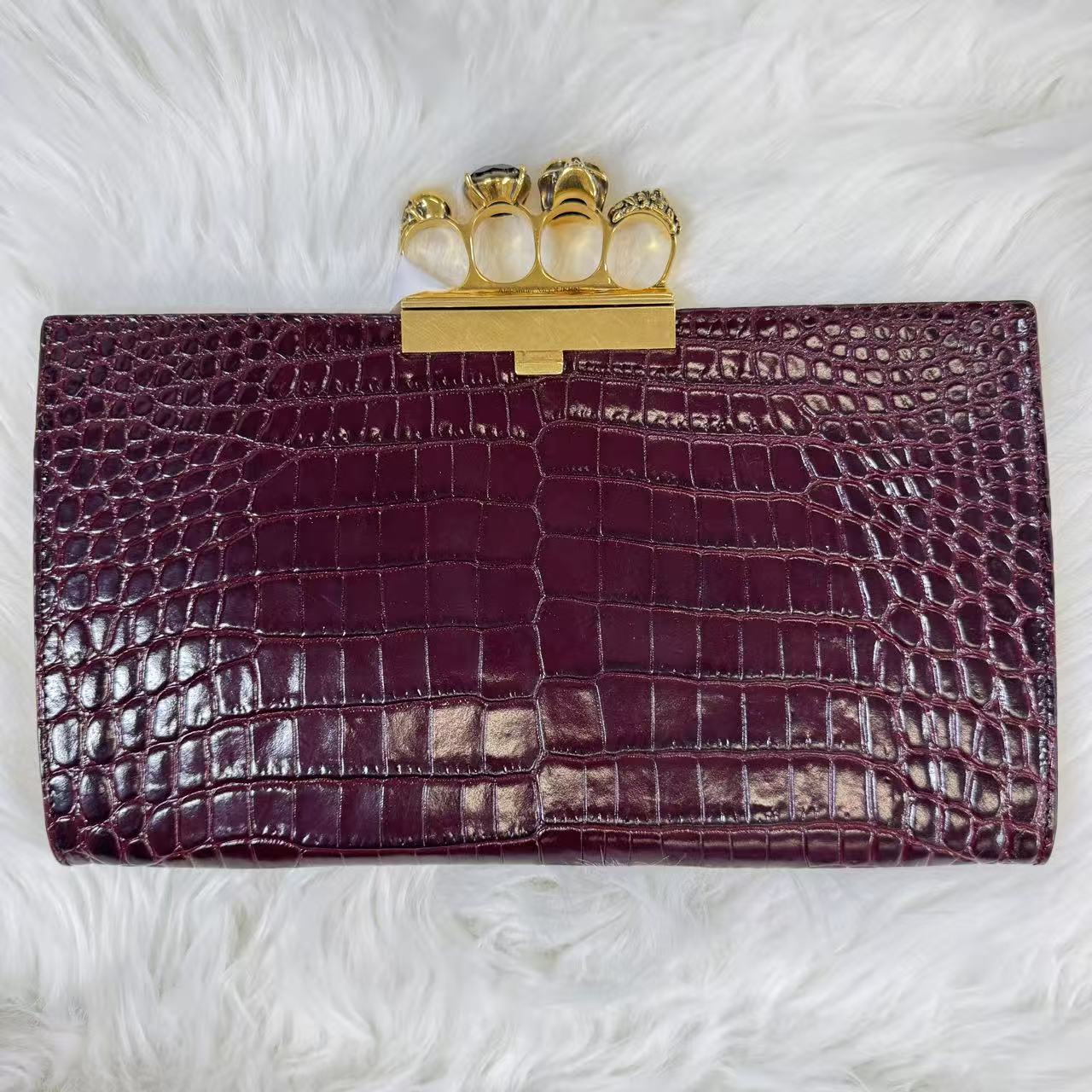 Alexander McQueen Calfskin Crocodile Embossed Knuckle Flat Clutch Burgundy B22281 twins
