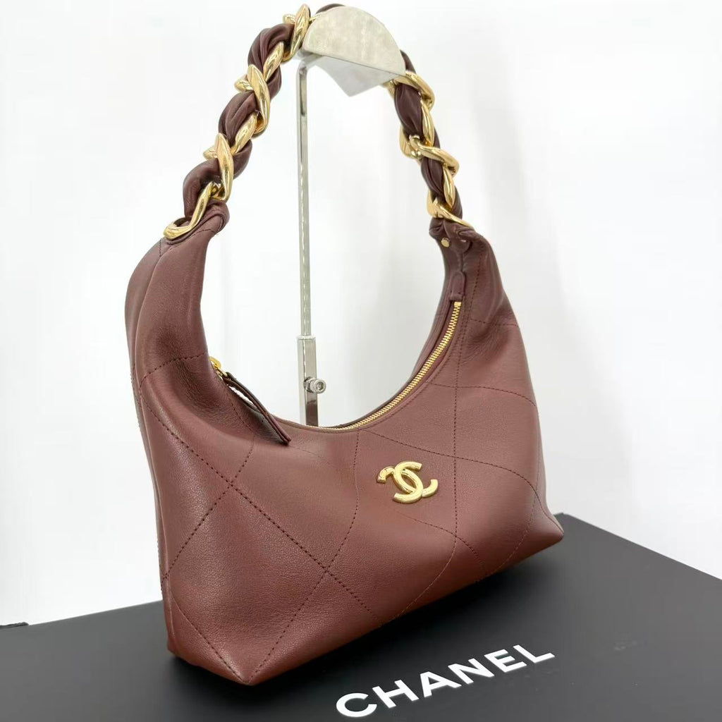 Hobo Handbag in red shiny calfskin with gold-tone metal hardware