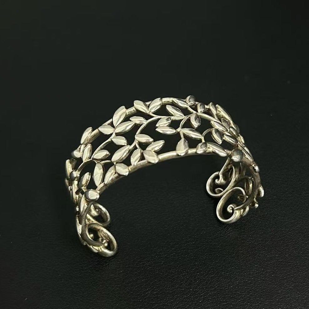 Tiffany & Co. Sterling Silver Paloma Picasso Olive Leaf Cuff Bracelet Twins LDJ4284