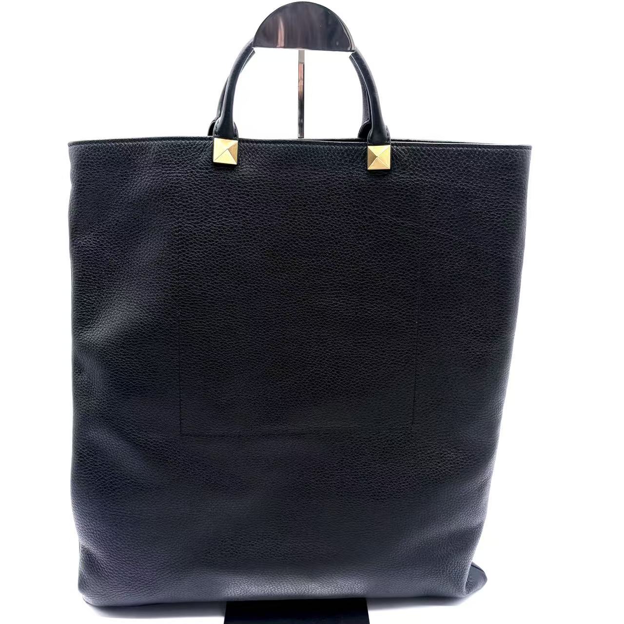 rockstud logo patch tote bag