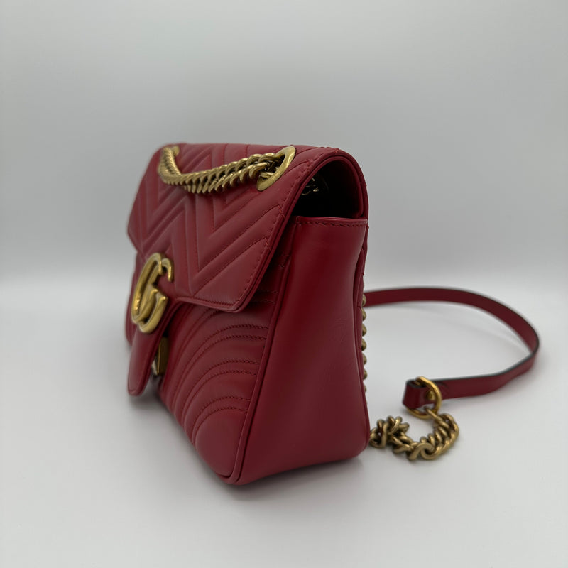 Calfskin Matelasse Mini GG Marmont Shoulder Bag Hibiscus Red