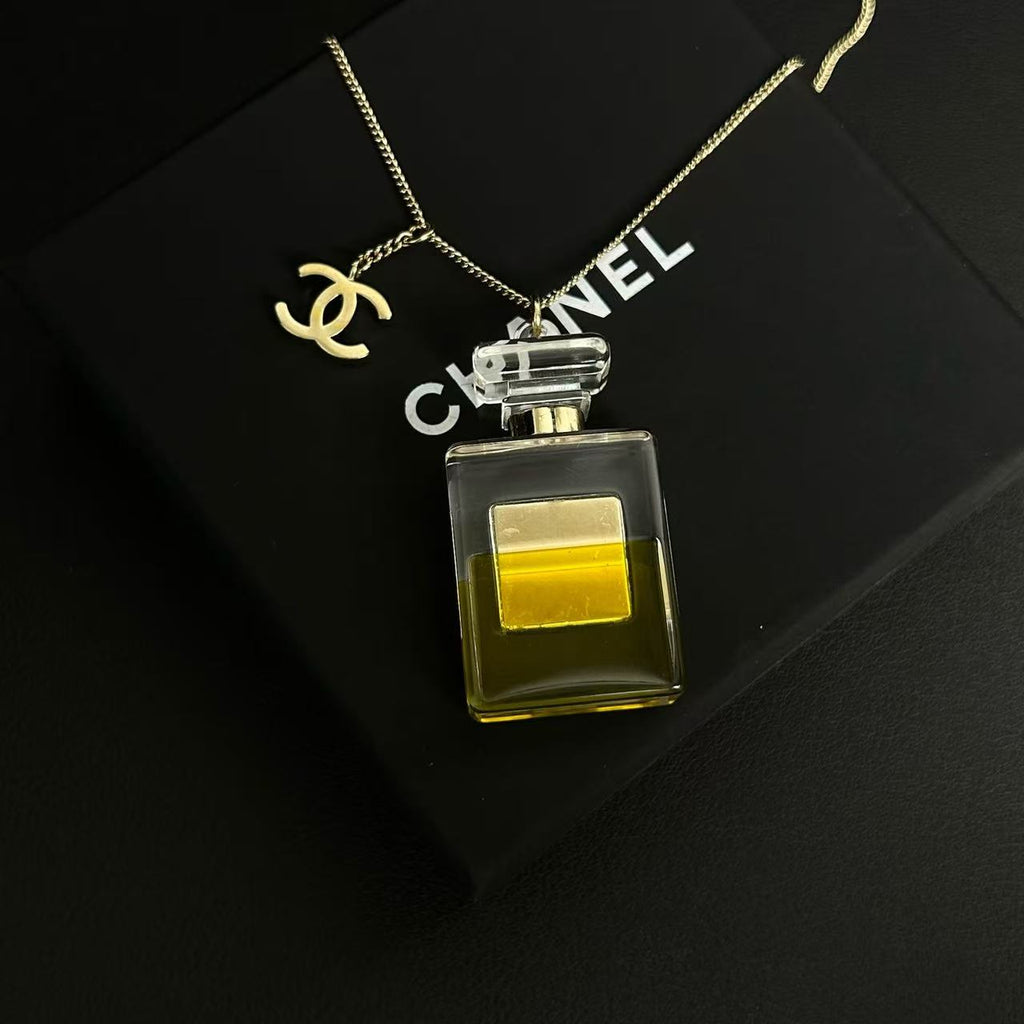 CC No.5 Perfume Bottle Pendant Necklace Metal Twins LDJ3750