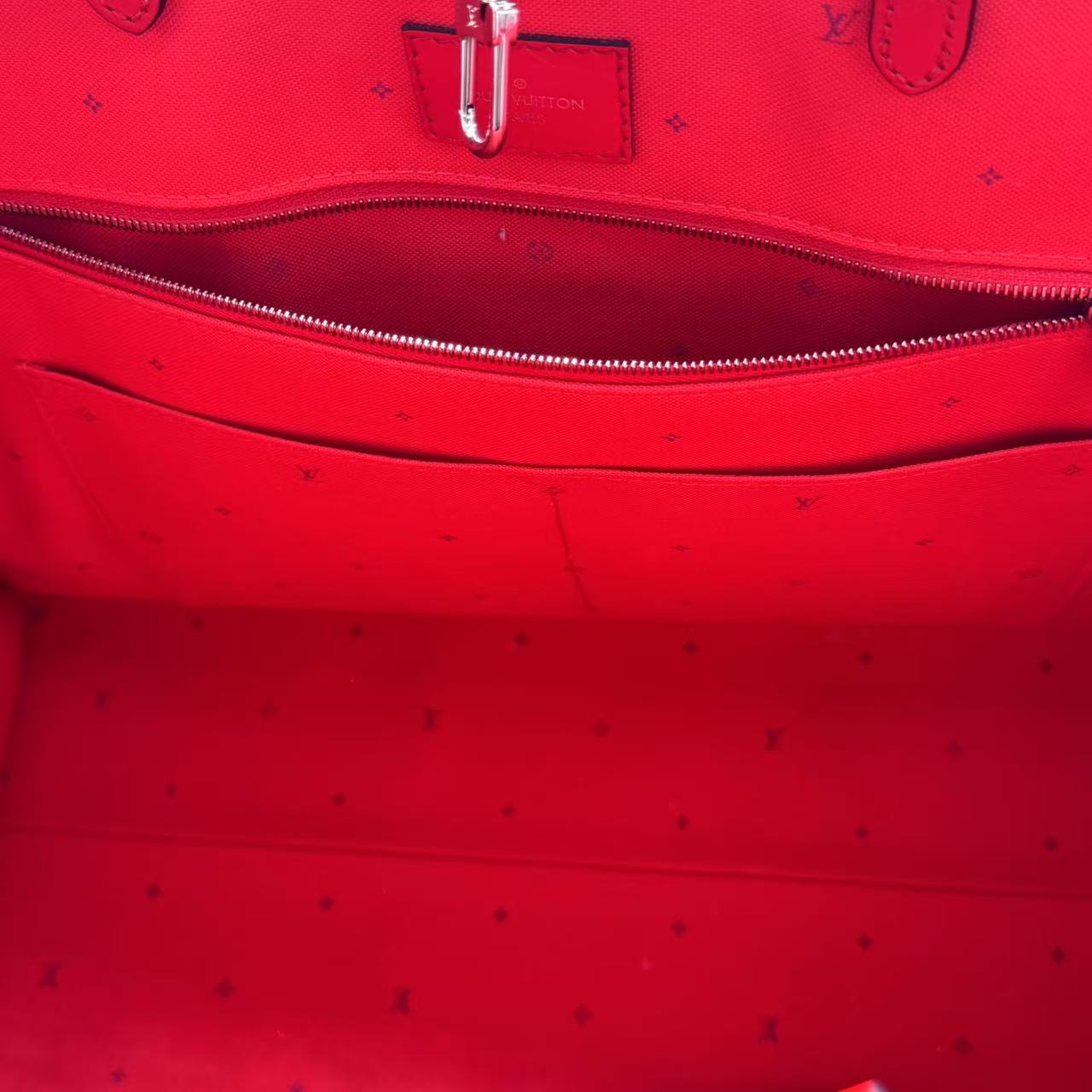 Louis Vuitton  Monogram Escale Onthego GM Rouge