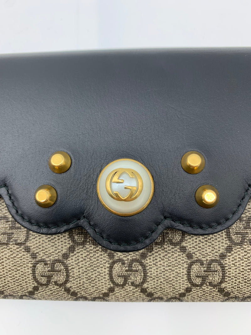 Gucci GG Supreme Monogram Mini Peony Pearly Clutch Black