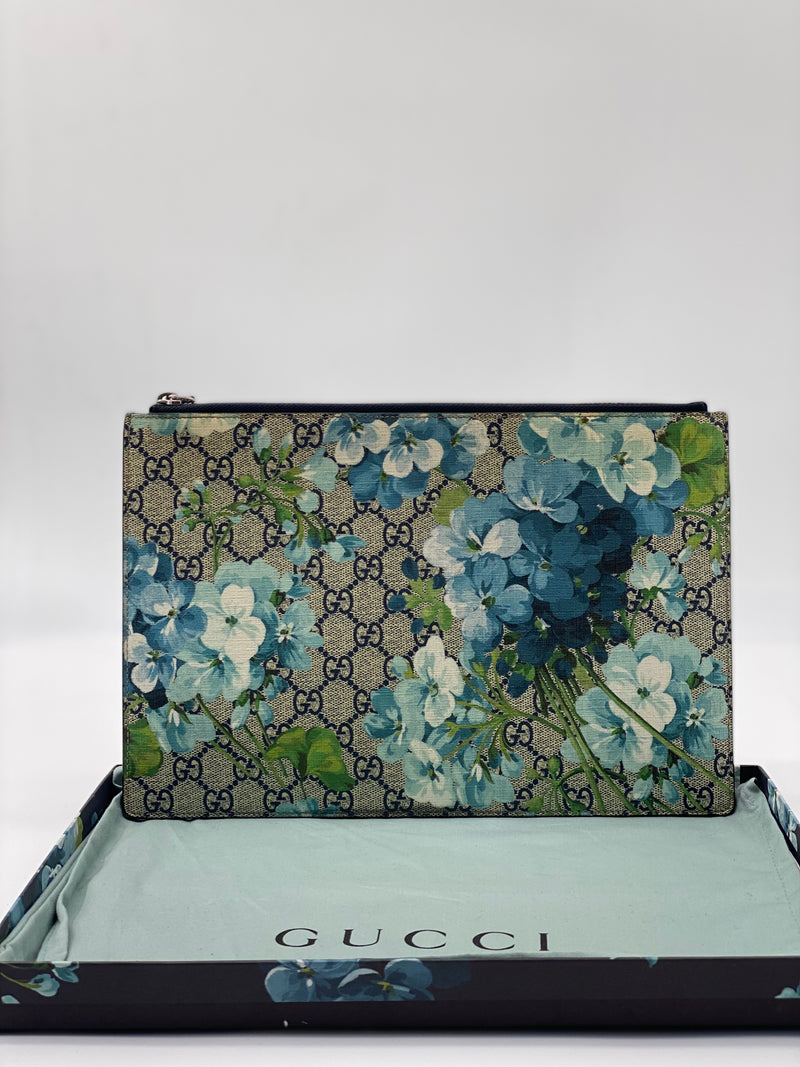 GUCCI Beige/Blue GG Coated Canvas Blooms Wristlet Zip Clutch Bag