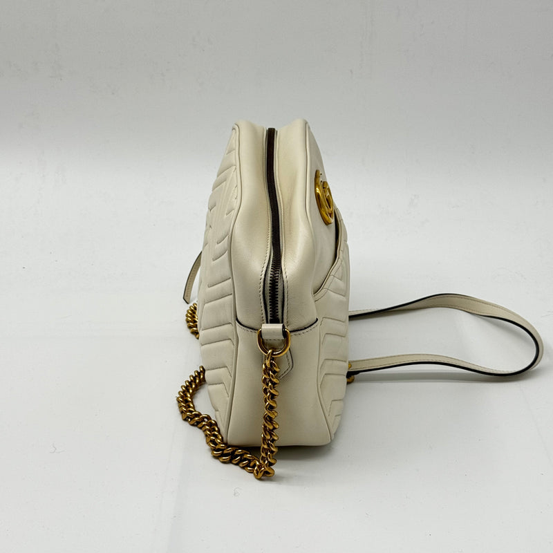 GG Marmont Shoulder Bag Matelasse Leather Medium