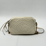 GG Marmont Shoulder Bag Matelasse Leather Medium