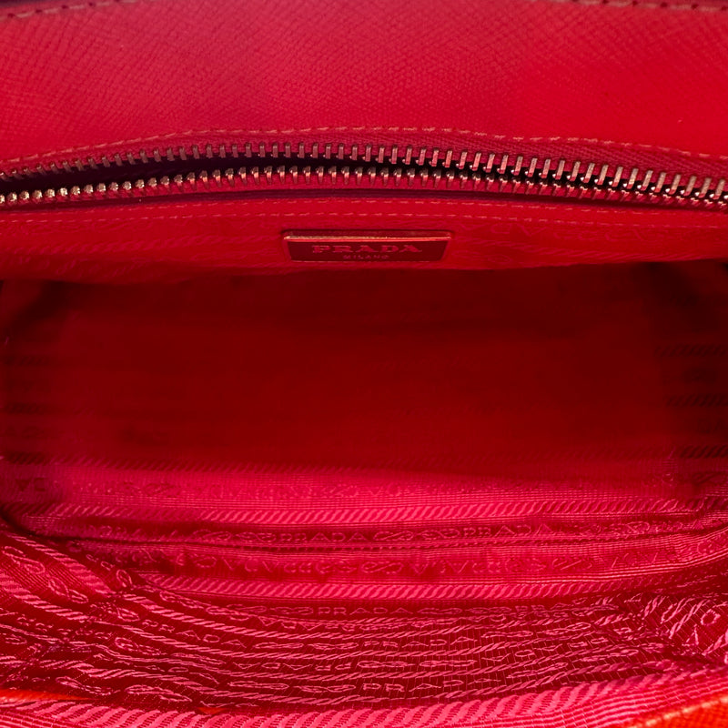 Medium Prada Galleria Saffiano leather bag