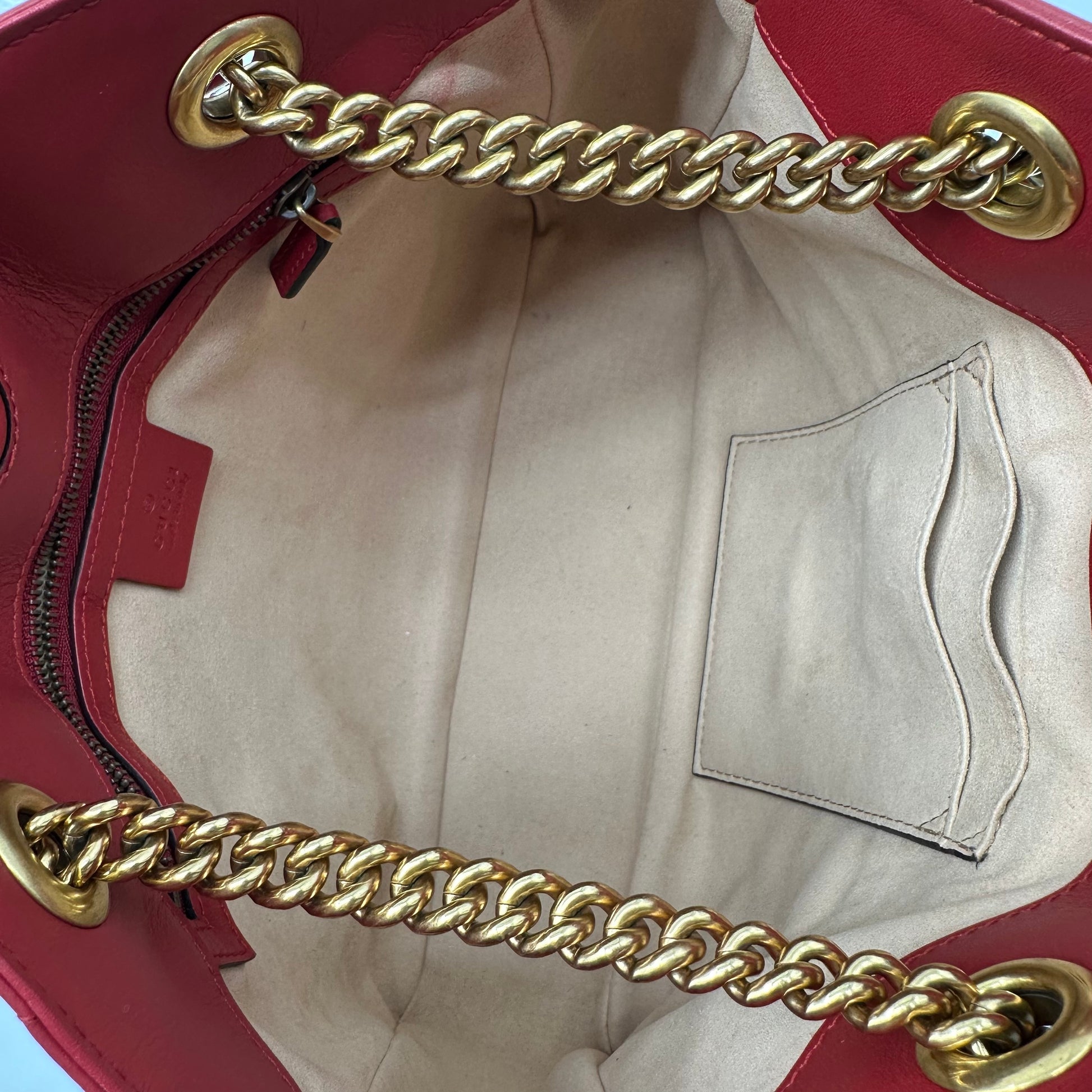 GUCCI Medium Marmont Matelassé Shoulder Bag