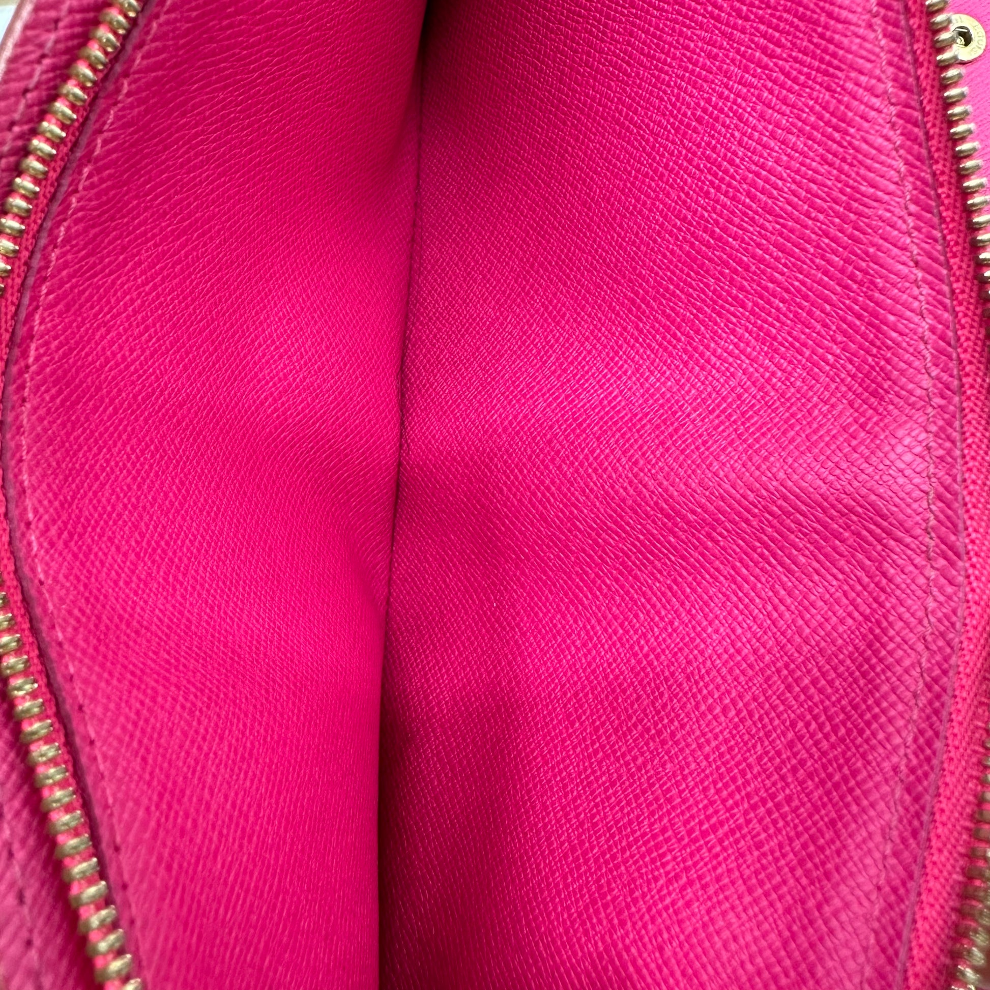 LOUIS VUITTON Zippy Leather Wallet