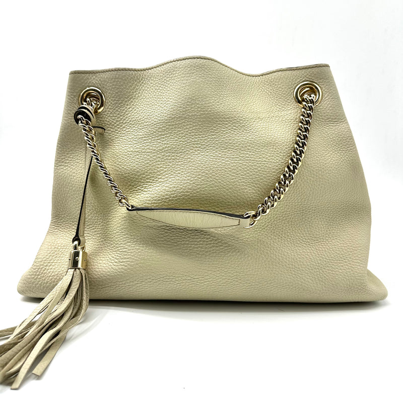 GUCCI  Pebbled Calfskin Medium Soho Chain Shoulder Bag Off White