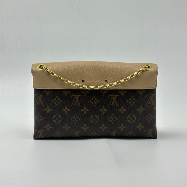 LOUIS VUITTON Beige Monogram Canvas Pallas Chain Bag