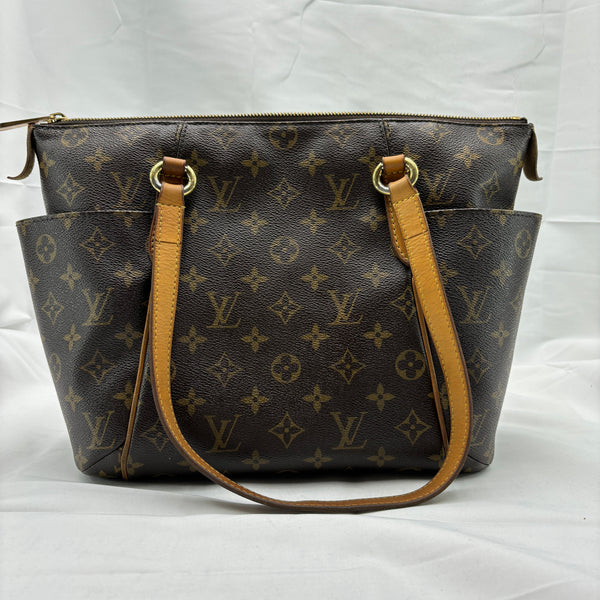 Totally Handbag Monogram Canvas PM