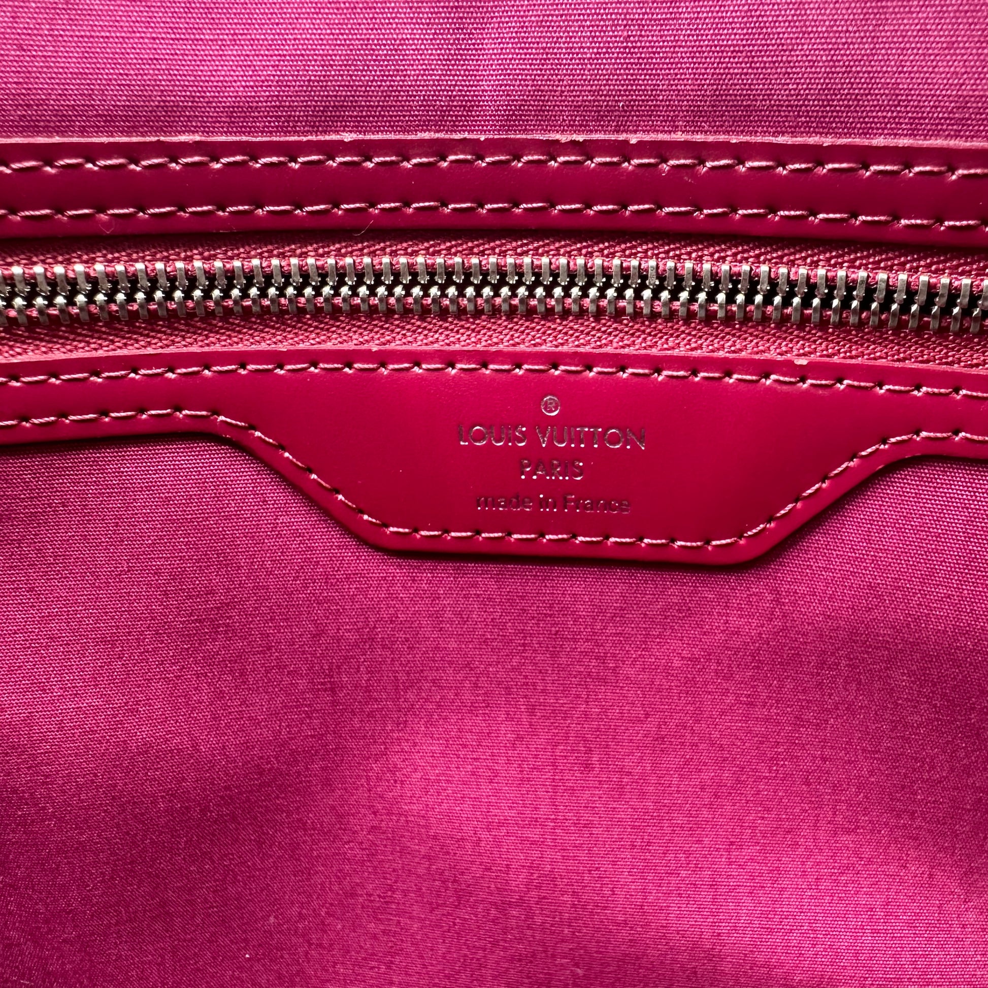 LOUIS VUITTON Epi Brea MM Fuchsia