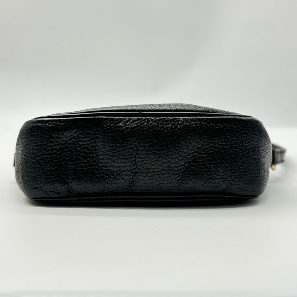 GUCCI  Pebbled Calfskin Small Soho Disco Bag Black