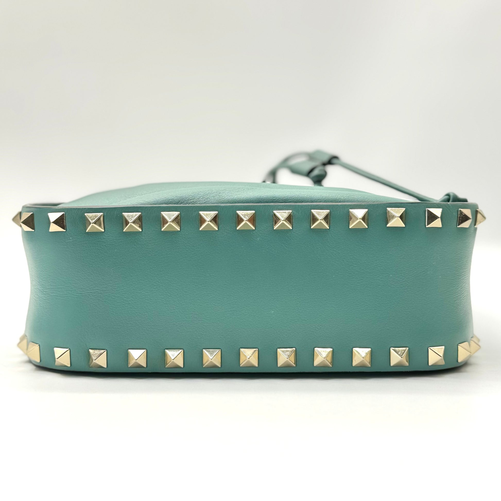 VALENTINO GARAVANI Vitello Rockstud Bucket Bag Paradise