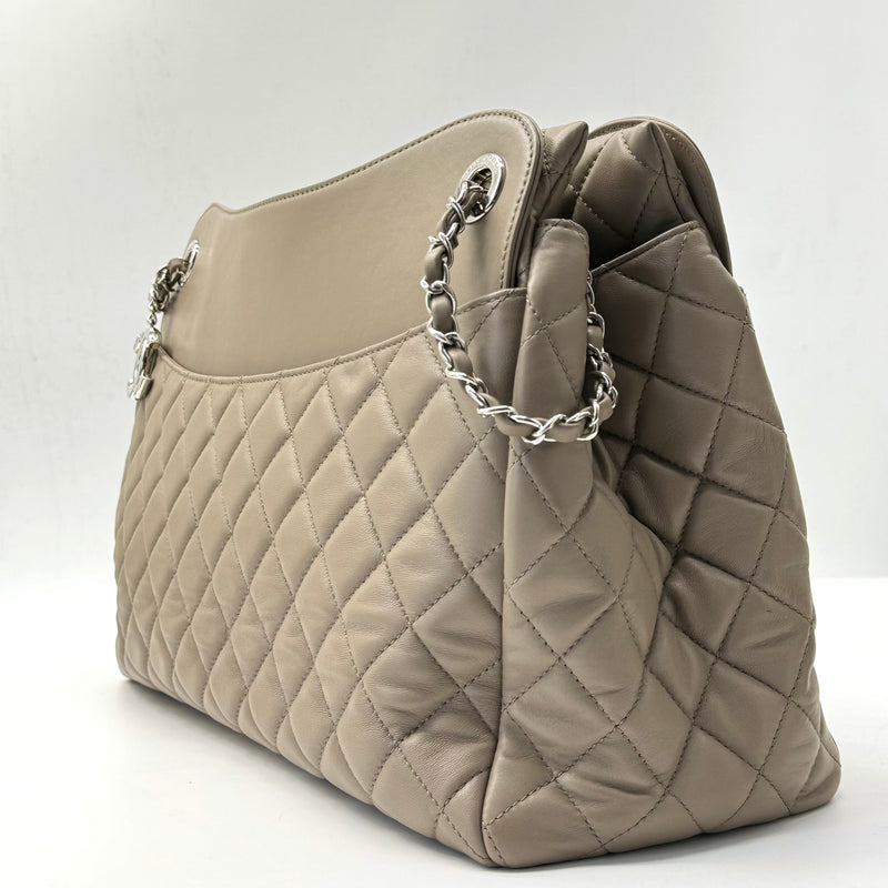 Chanel Vintage Quilted Lambskin Shoulder Bag