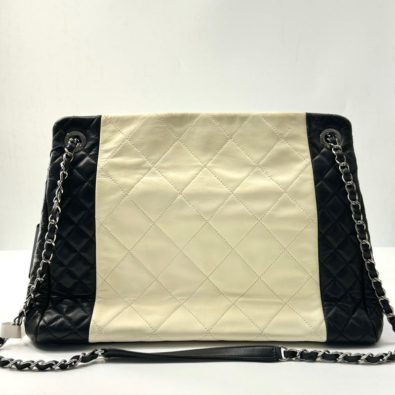 CHANEL Large Chic and Soft Tote