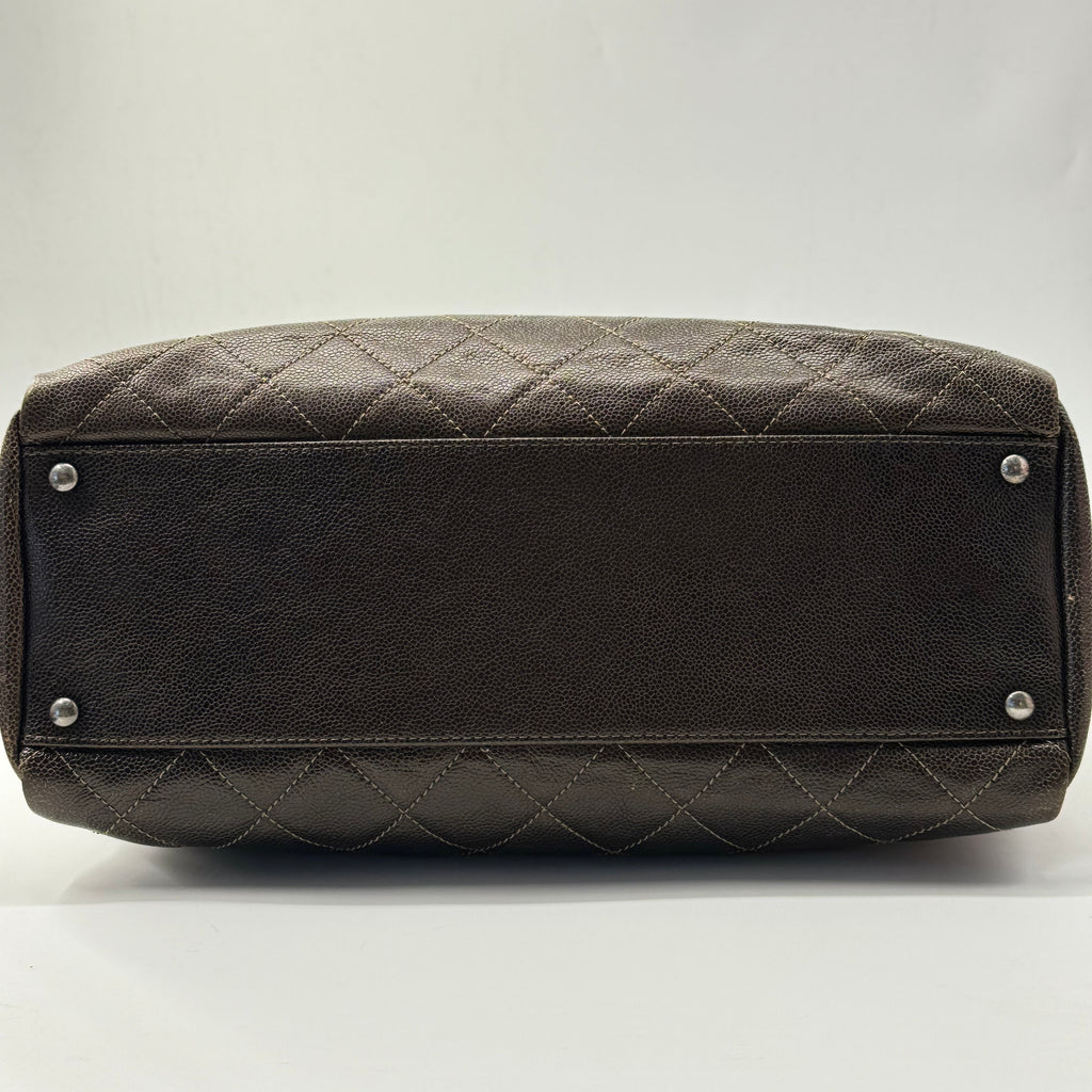CHANEL Large Chic Caviar Shopping Tote