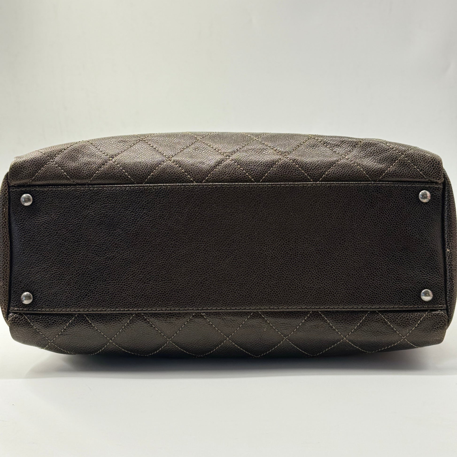 CHANEL Large Chic Caviar Shopping Tote