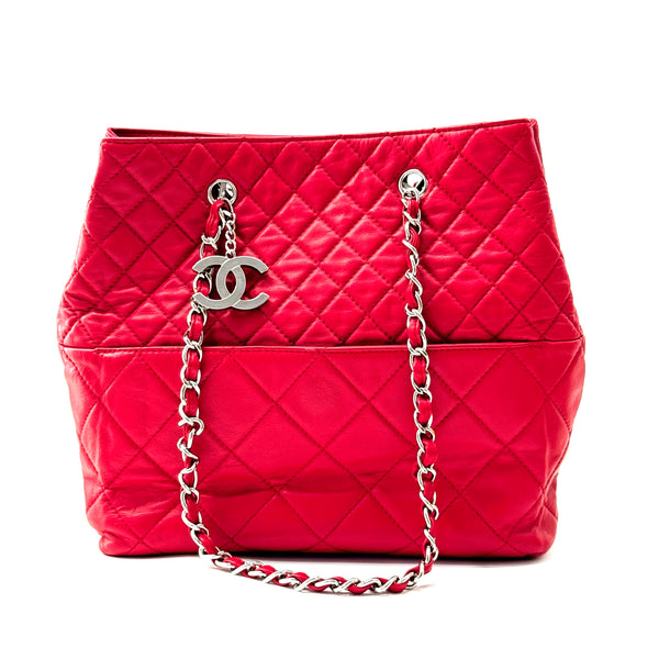 Chanel In The Business Tote Quilted Lambskin Large