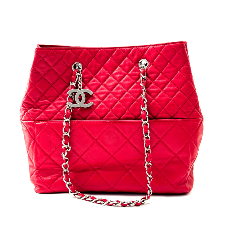 Chanel In The Business Tote Quilted Lambskin Large