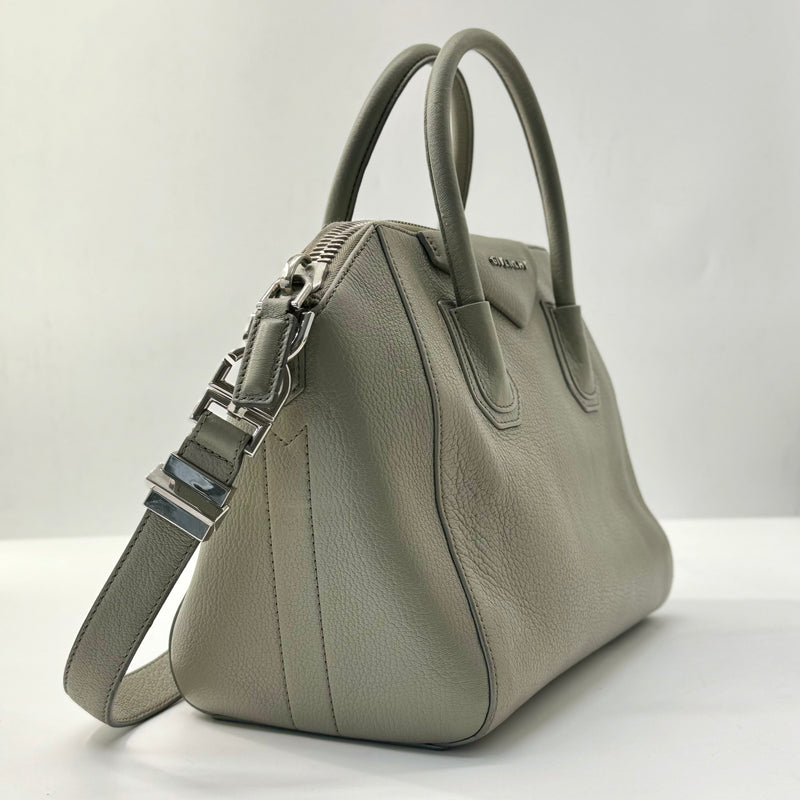 GIVENCHY  Sugar Goatskin Medium Antigona Pearl Grey